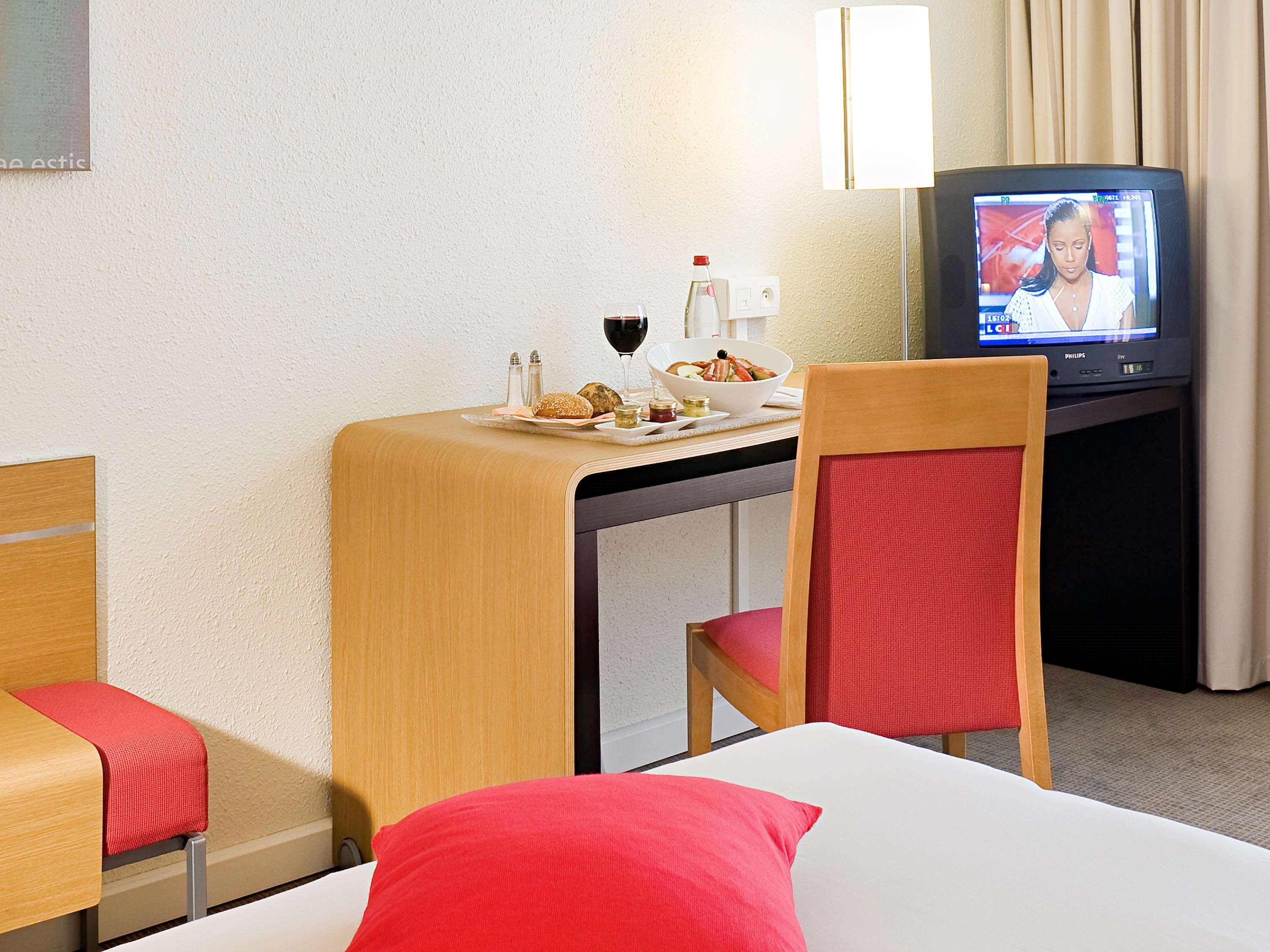 Novotel Amiens Pole Jules Verne Boves Exterior photo